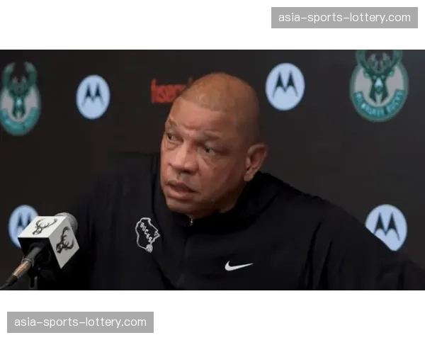 官方：密尔沃基雄鹿队解雇主教练道格·里弗斯