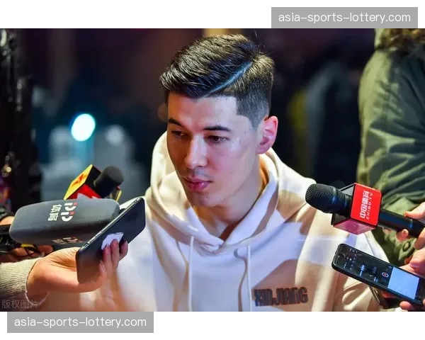 新疆队阿不都沙拉木腿部不适，将缺席常规赛最后两场以调整状态